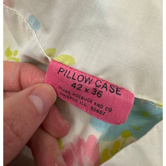 Vintage Pillowcases Floral 1970s Pink Blue Flowers Set of 2 Sears USA Retro Bedd - Picture 6 of 10